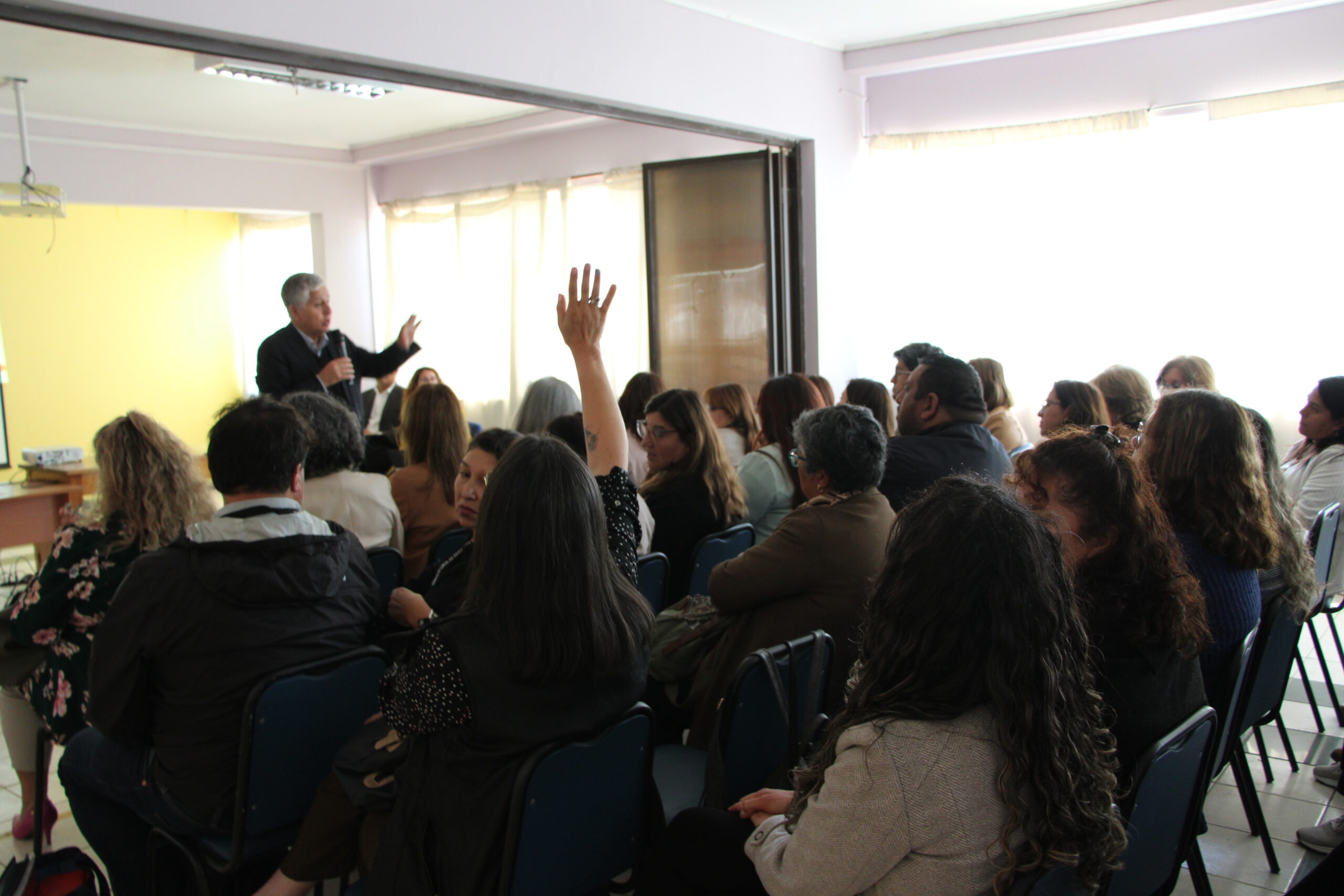 Acompañamiento permanente a las comunidades educativas: SLEP Costa Central sostiene encuentros territoriales con directivos